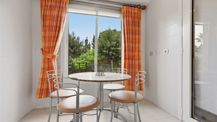Image No.46-3 Bed Property for sale