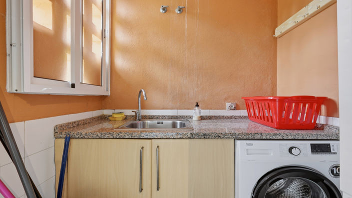 Image No.48-3 Bed Property for sale