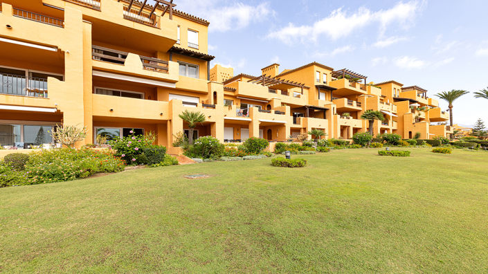 Image No.50-3 Bed Property for sale