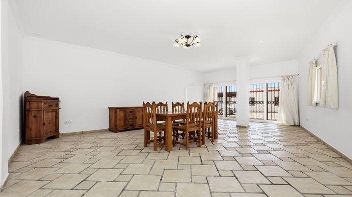 Image No.10-4 Bed Villa for sale