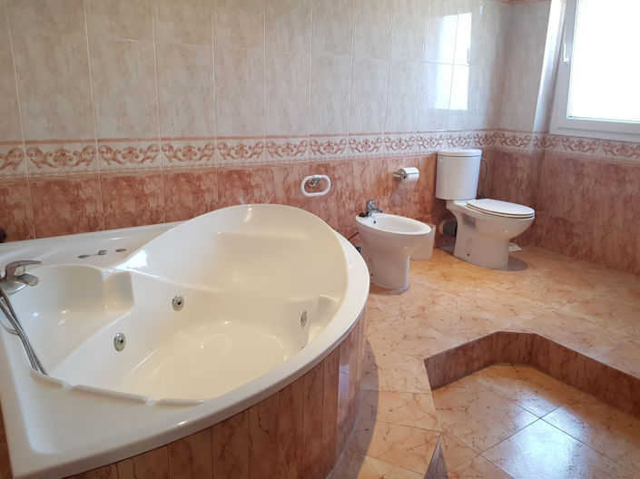 Image No.27-4 Bed Villa for sale