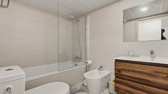 Image No.24-2 Bed Apartment for sale