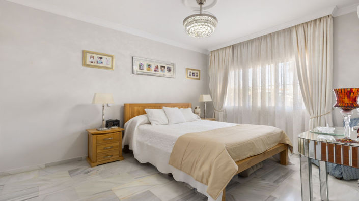 Image No.9-4 Bed Villa for sale