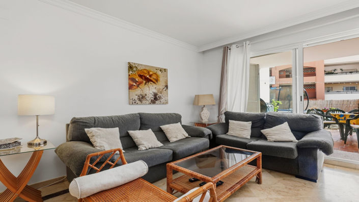 Image No.10-2 Bed Property for sale
