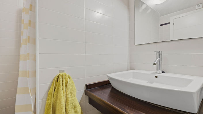 Image No.20-2 Bed Property for sale