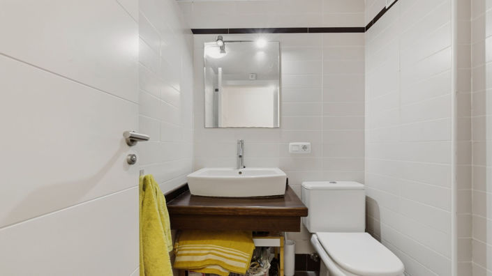 Image No.21-2 Bed Property for sale
