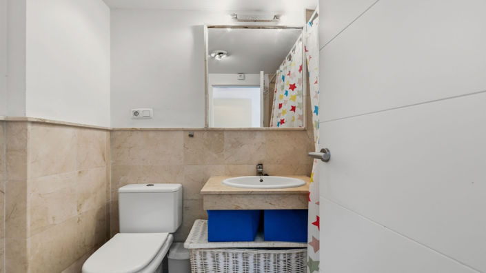 Image No.27-2 Bed Property for sale