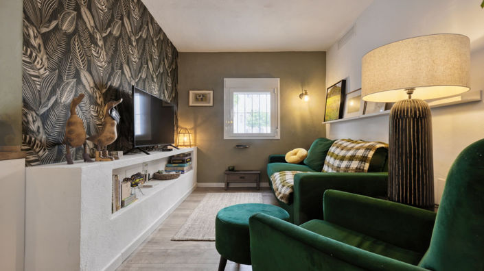 Image No.14-2 Bed Property for sale