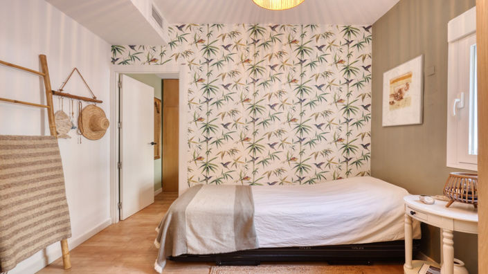 Image No.18-2 Bed Property for sale