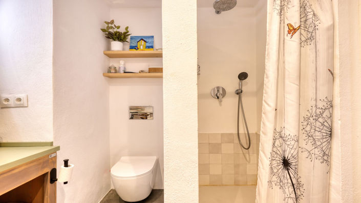 Image No.25-2 Bed Property for sale