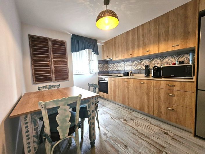 Image No.10-3 Bed Flat for sale