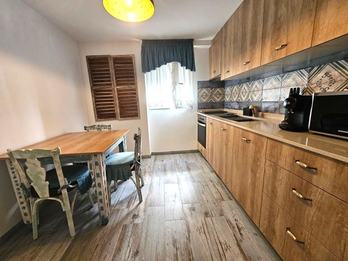 Image No.12-3 Bed Flat for sale