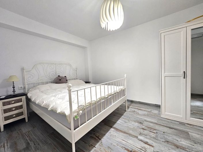 Image No.23-3 Bed Flat for sale
