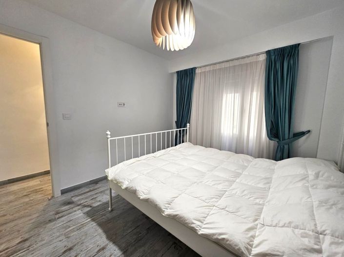 Image No.25-3 Bed Flat for sale