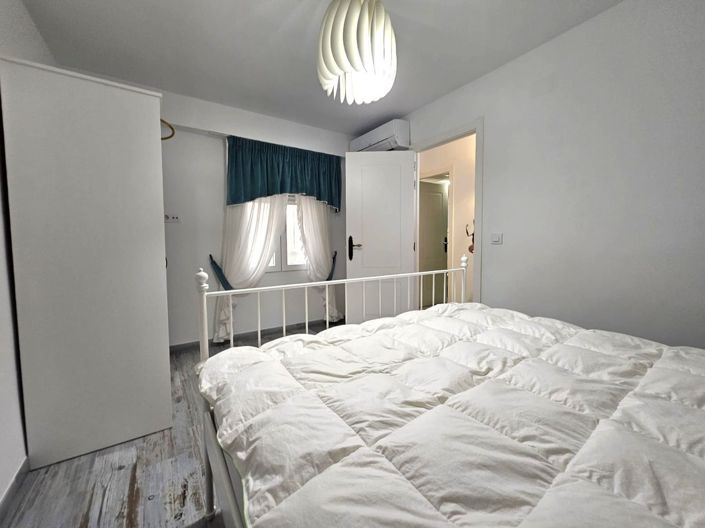 Image No.28-3 Bed Flat for sale