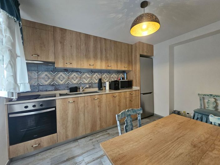 Image No.9-3 Bed Flat for sale