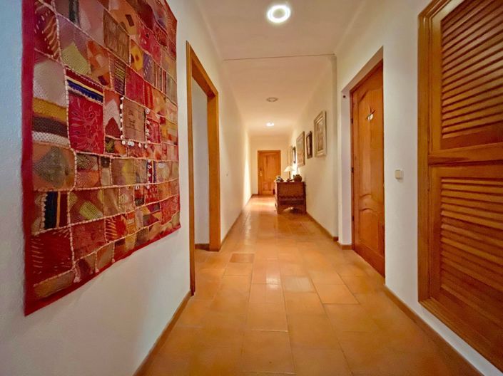 Image No.34-4 Bed Villa for sale