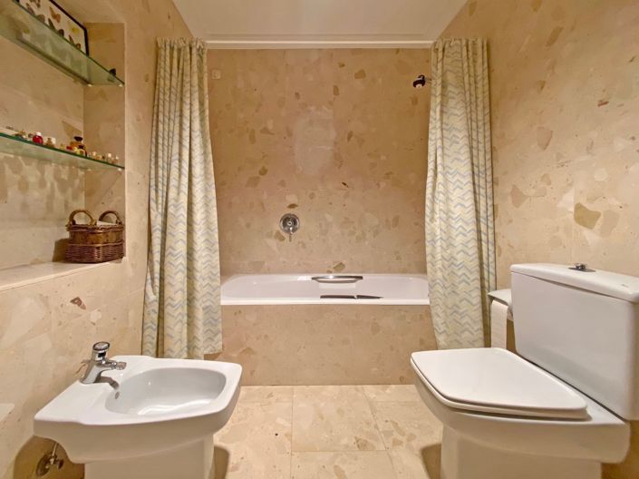 Image No.47-4 Bed Villa for sale