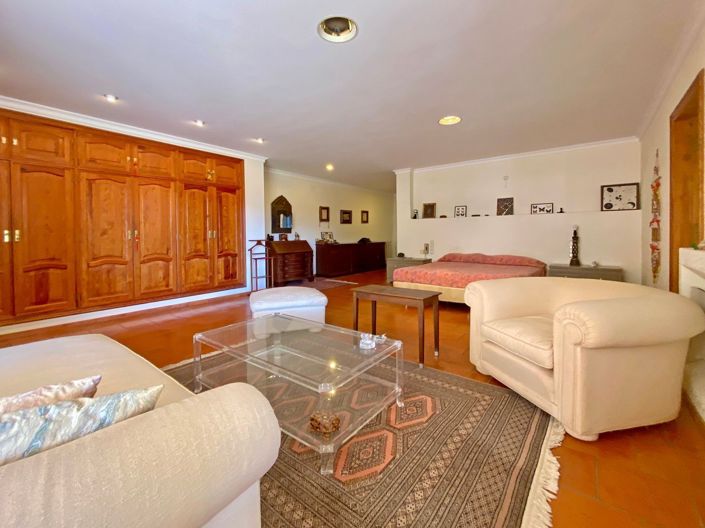 Image No.54-4 Bed Villa for sale