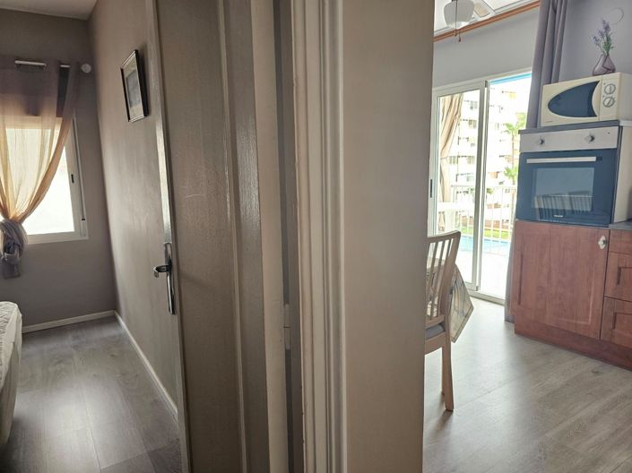Image No.8-2 Bed Flat for sale