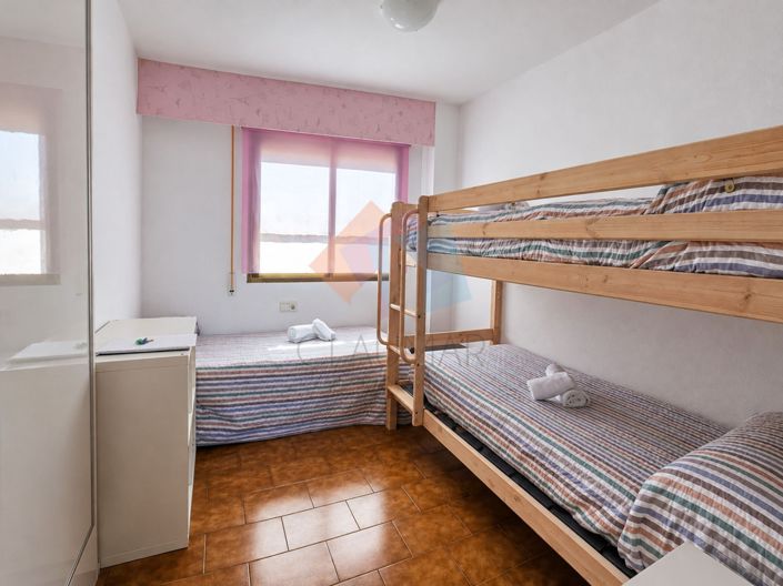 Image No.17-3 Bed Flat for sale