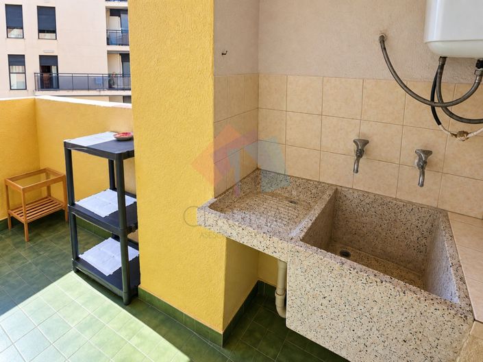 Image No.24-3 Bed Flat for sale