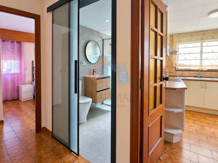 Image No.26-3 Bed Flat for sale