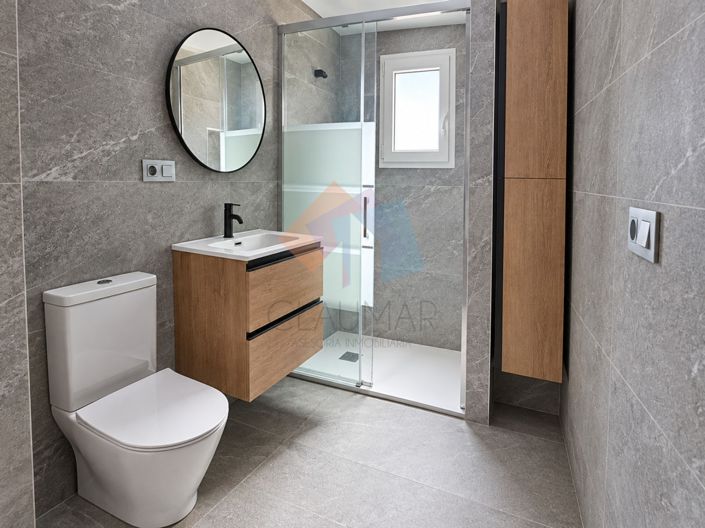 Image No.27-3 Bed Flat for sale