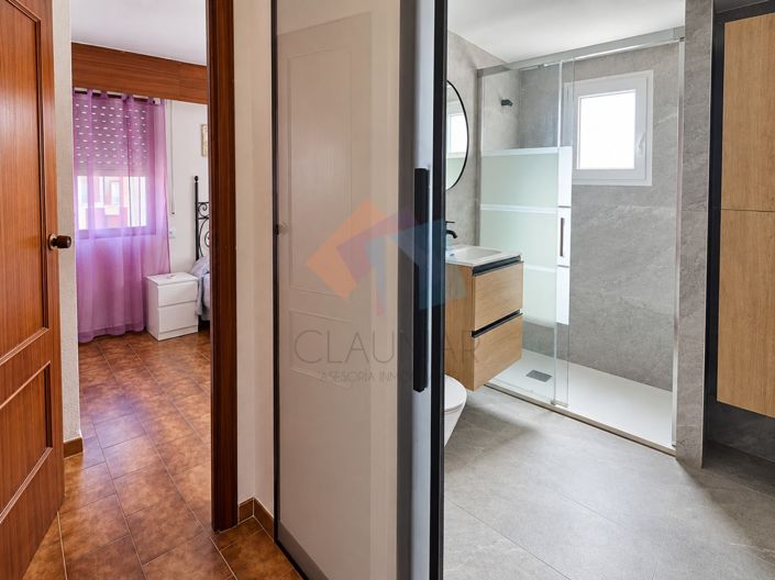 Image No.28-3 Bed Flat for sale