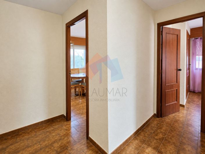 Image No.31-3 Bed Flat for sale