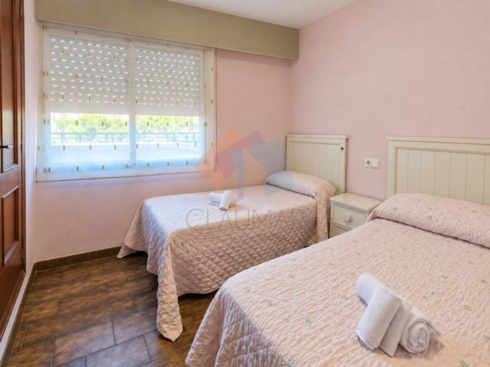 Image No.40-3 Bed Flat for sale