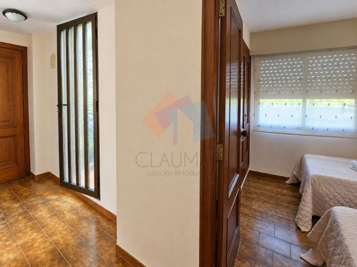 Image No.41-3 Bed Flat for sale