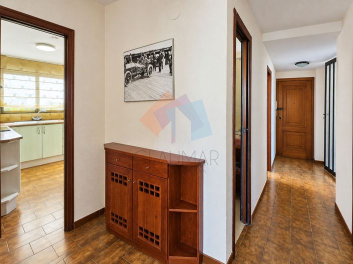 Image No.42-3 Bed Flat for sale