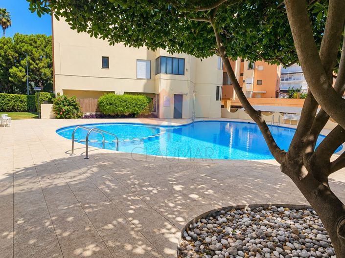 Image No.44-3 Bed Flat for sale