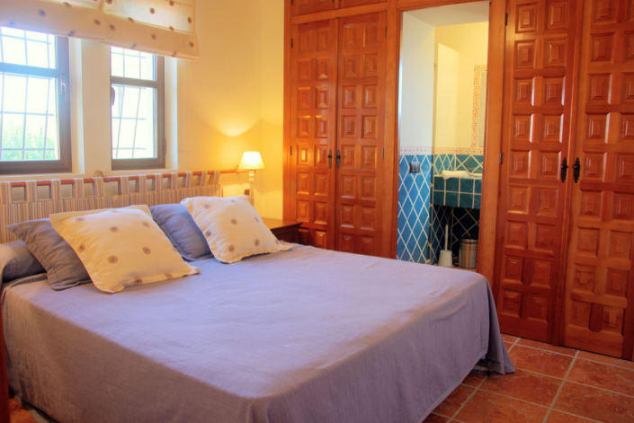 Image No.10-4 Bed Villa / Detached for sale