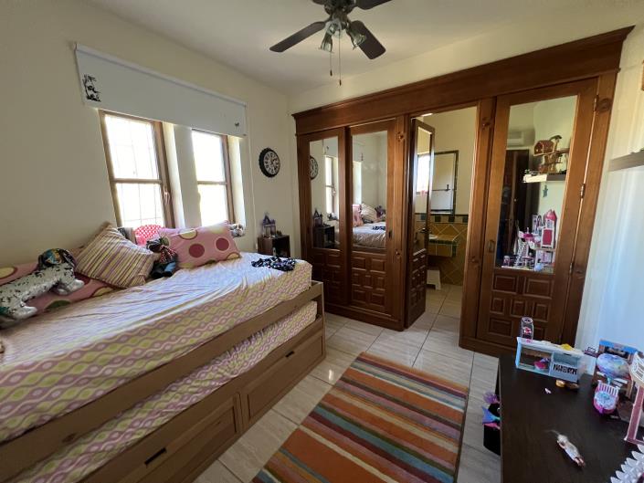 Image No.12-4 Bed Villa / Detached for sale