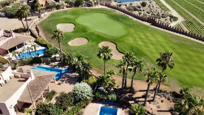 Image No.3-Villa de 4 chambres à vendre à Almeria