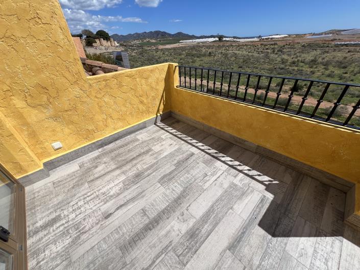 Image No.19-3 Bed Townhouse for sale