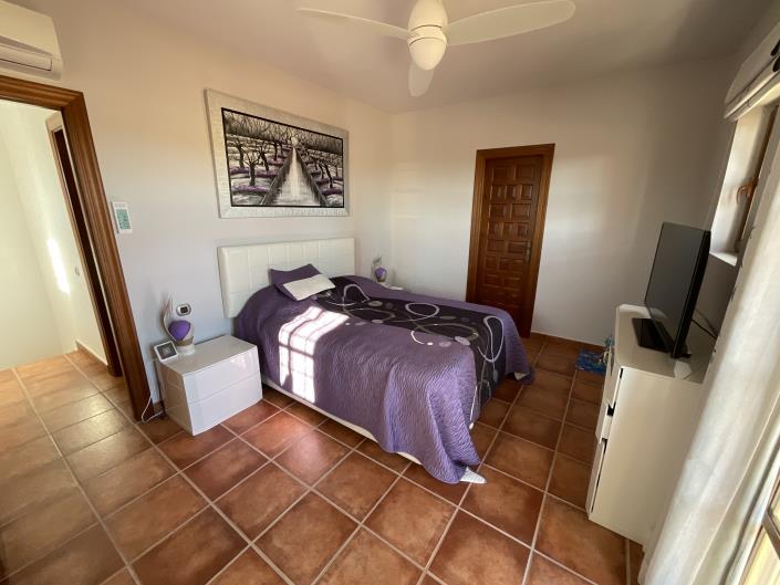 Image No.2-3 Bed Villa / Detached for sale