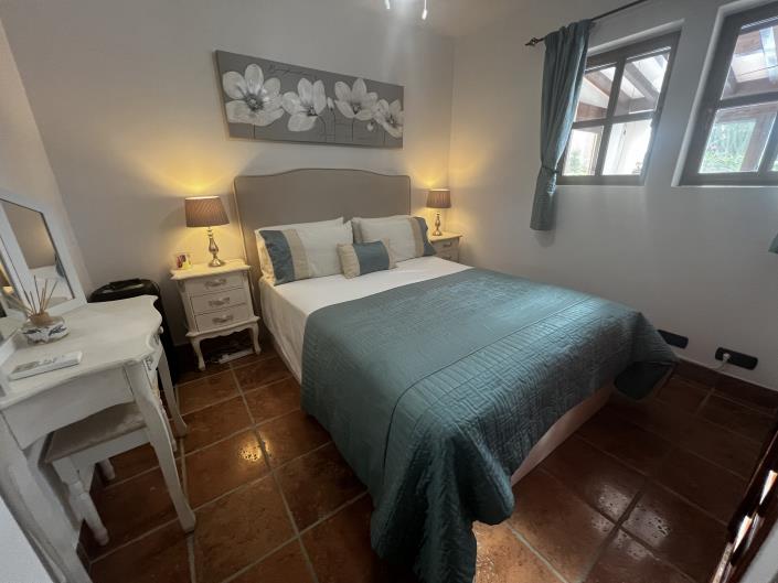 Image No.11-3 Bed Villa / Detached for sale