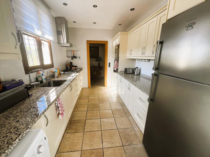 Image No.3-6 Bed Villa / Detached for sale