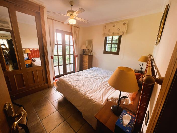 Image No.13-6 Bed Villa / Detached for sale