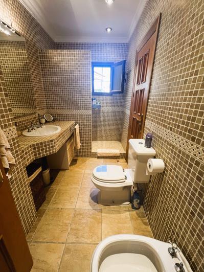 Image No.15-6 Bed Villa / Detached for sale