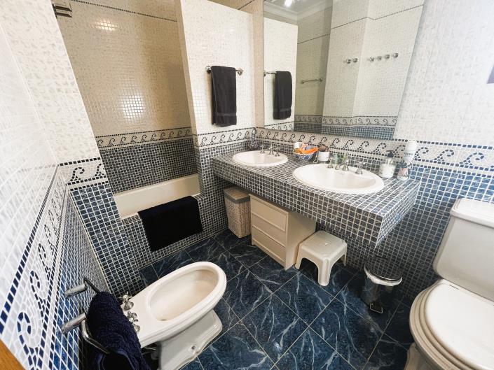 Image No.18-6 Bed Villa / Detached for sale