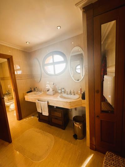 Image No.27-6 Bed Villa / Detached for sale