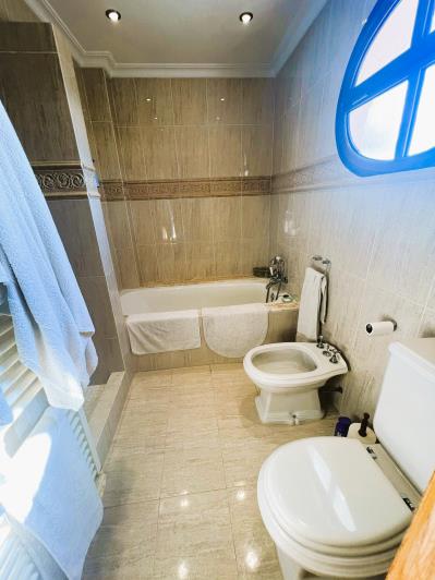 Image No.28-6 Bed Villa / Detached for sale