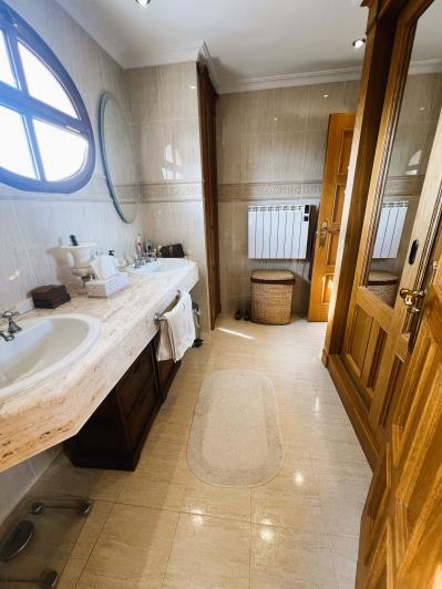 Image No.30-6 Bed Villa / Detached for sale