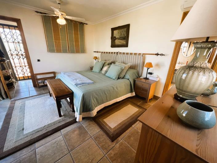 Image No.31-6 Bed Villa / Detached for sale