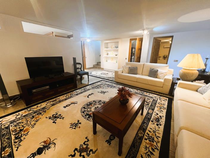 Image No.49-6 Bed Villa / Detached for sale