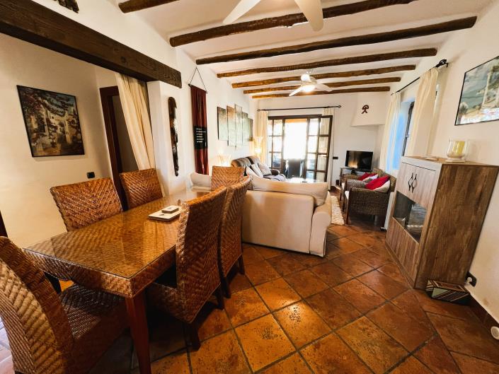 Image No.6-3 Bed Villa / Detached for sale